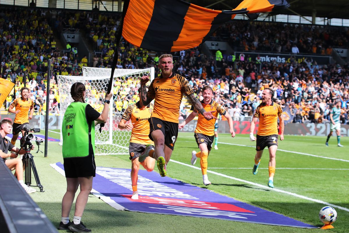 Oli McBurnie celebrates his big goal against Norwich City