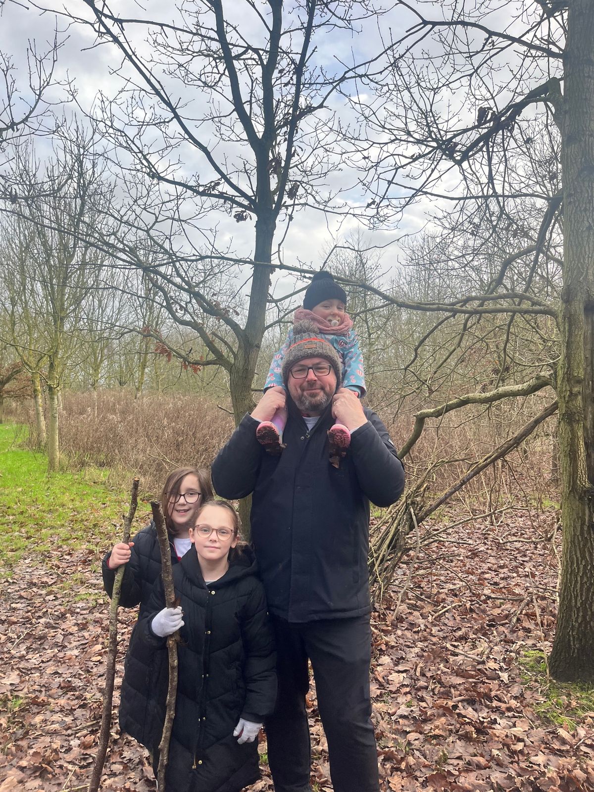 East Yorkshire dad Scott Rorrison with his daughters, Annie, Daisy and Penny