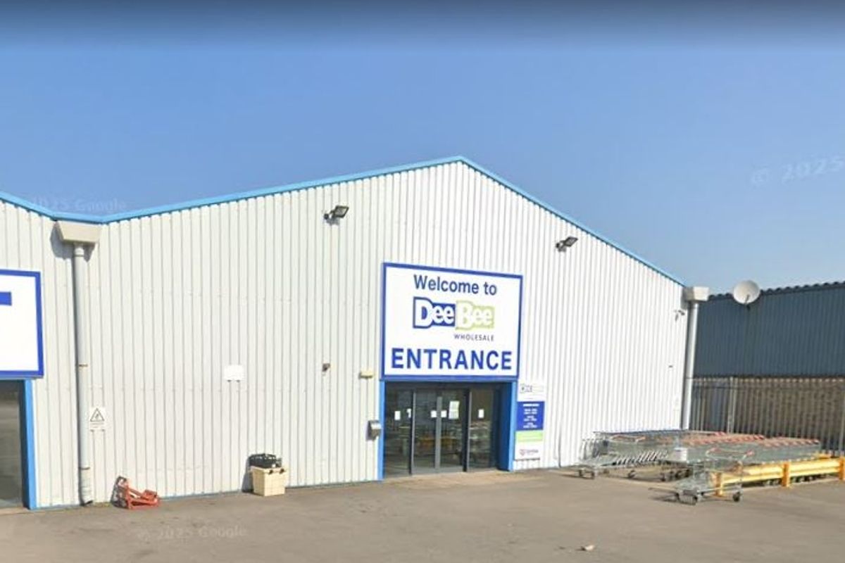 Dee Bee Wholesale has been snapped up by new owners. The firm has two sites, in Grimsby and Hull.