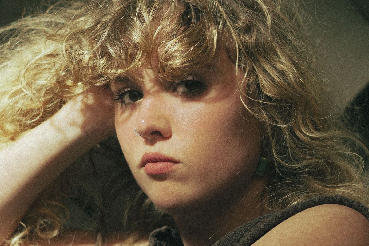 East Yorkshire singer-songwriter Fiona-Lee