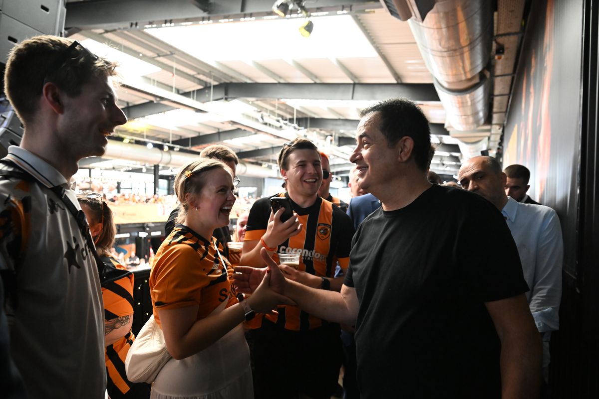 Acun Ilicali in conversation with Hull City fans