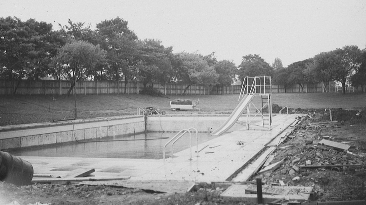 This picture was taken in June 1964, a year before East Park lido opened in Hull. The lido closed decades later