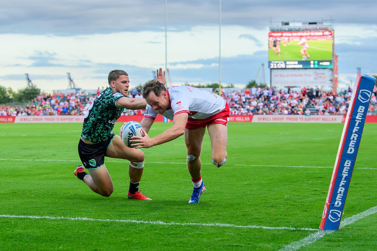 Hull KR's Joe Burgess scores a try against Leigh