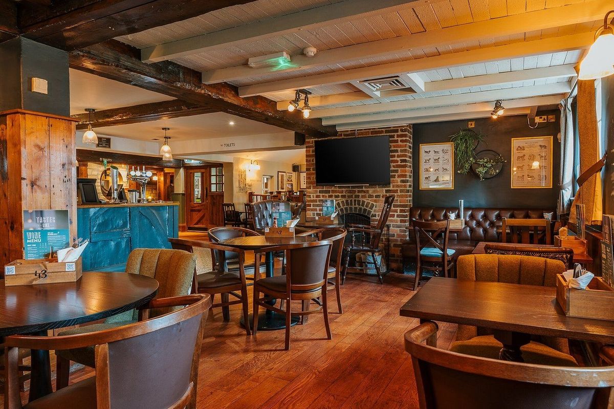 Interior of The Warton Arms, Woodmansey