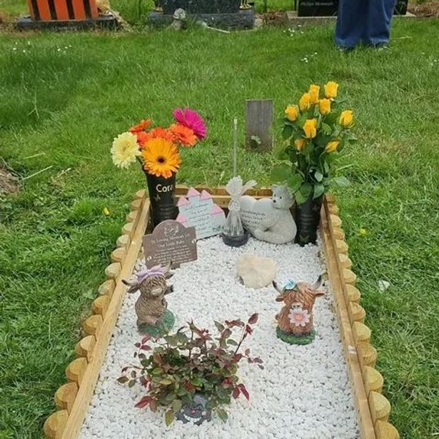 Cora's grave is in Northern Cemetery.
