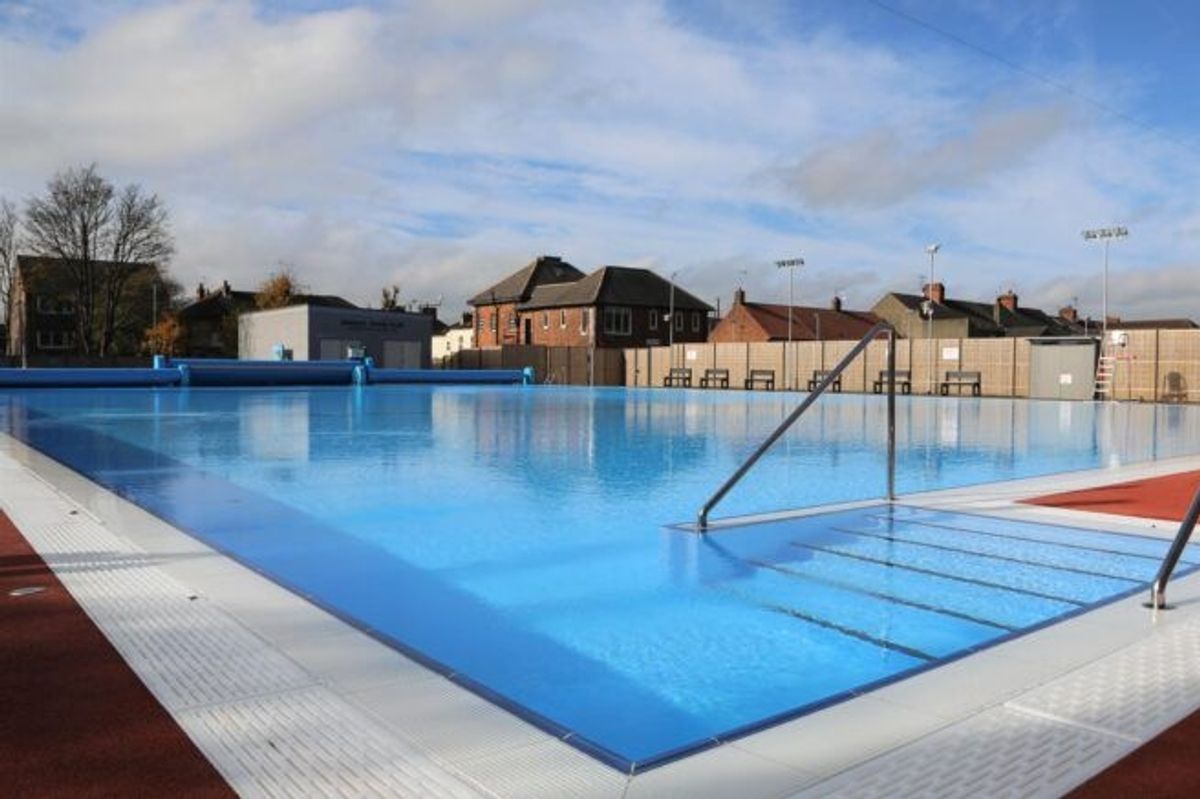 The heated outdoor lido at Albert Avenue Pools and Fitness, Hull