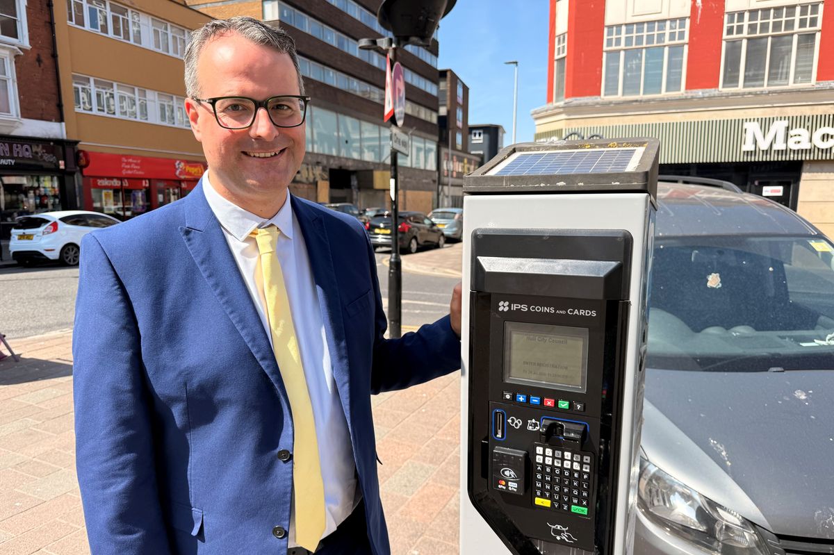 Cllr Mark Ieronimo with a parking meter in Hull