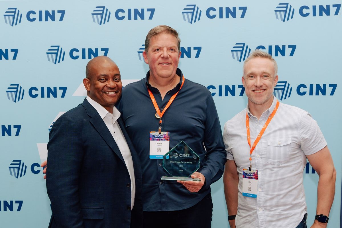 Left to right: Sheldon Cummings, CEO, Cin7; Stephen Fewster, Founder and Director, tick9; Neil Wells, Sales Manager, tick9, at the Cin7 Summit awards banquet in Denver, Colorado.