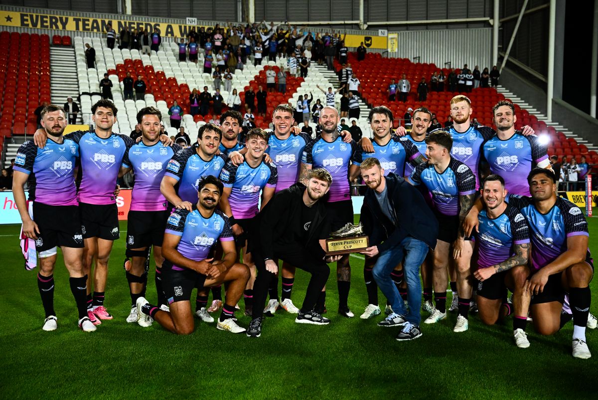 Hull FC receive the Steve Prescott Cup.
