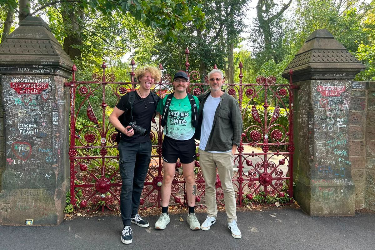 Will Dooley, centre, with support team Tom Turney and Dave Duffy