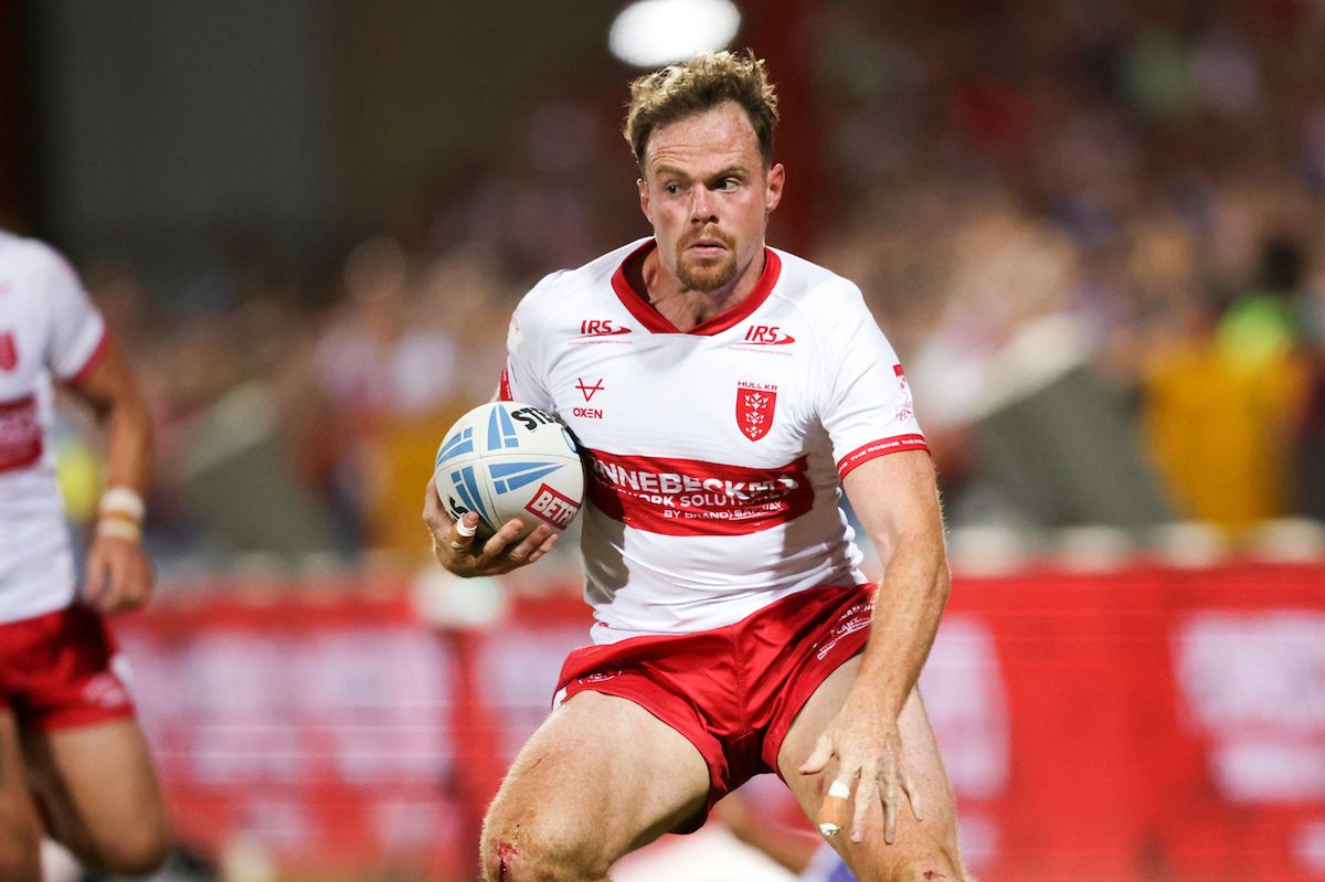 Joe Burgess believes Brian McDermott should be looking at Tom Davies this autumn