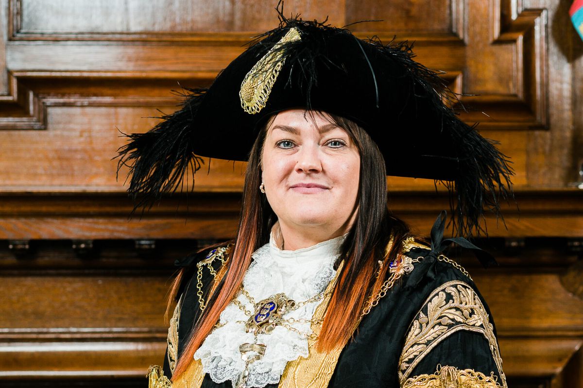 Lord Mayor of Hull and Admiral of the Humber, Cllr Maria Coward, in mayoral garb