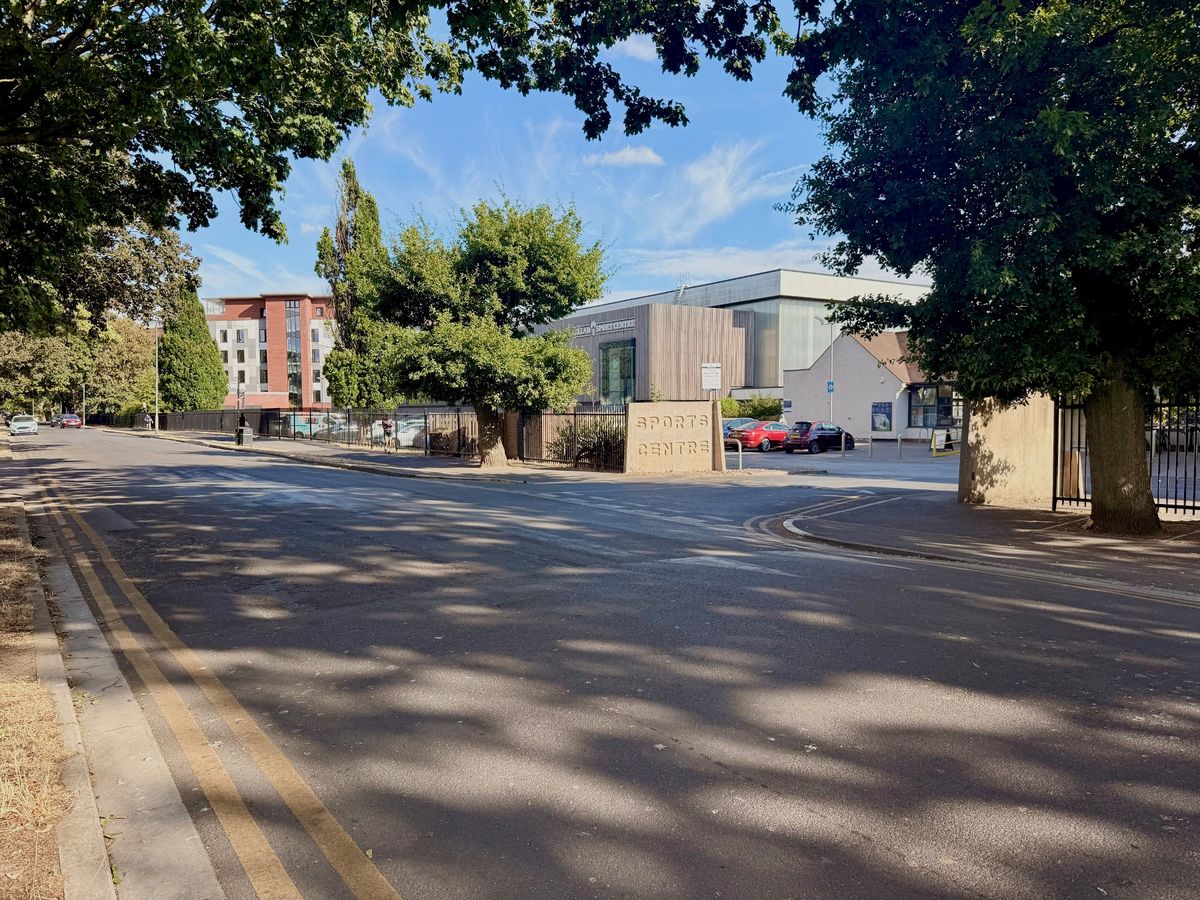 A new pedestrian build-out near to the University of Hull’s Allam Sports Centre is to be created